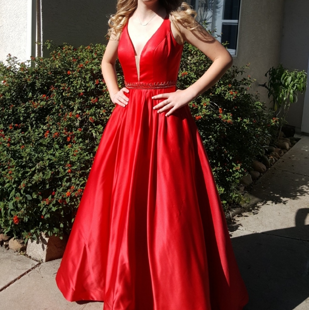 Sherri Hill gorgeous gown 2017 model